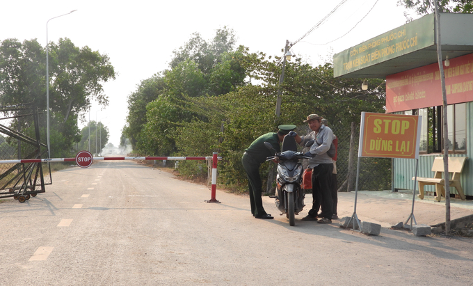 Lực lượng Biên phòng kiểm soát tuyến biên giới. Ảnh: Trần Trung.