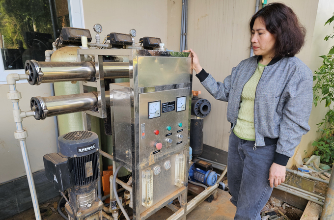 Hệ thống lọc nước tinh khiết trị giá hơn 100 triệu của chị Thái để lấy nước tưới linh chi và cho người sử dụng mà không cần nấu chín. Ảnh: Minh Sáng.