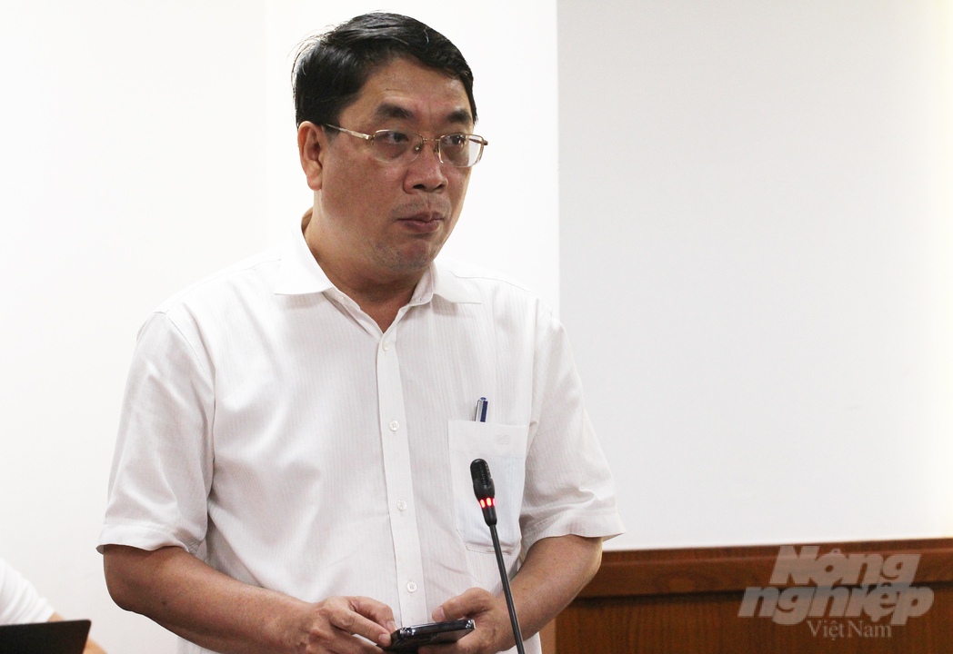Ông Đinh Minh Hiệp, Giám đốc Sở NN-PTNT TP. HCM thông tin tại buổi họp báo. 