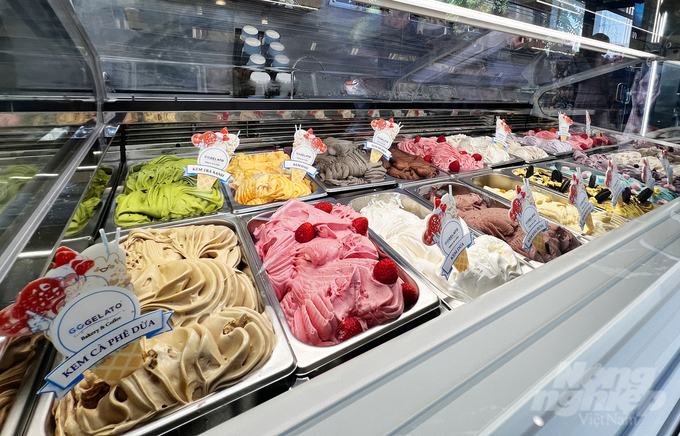 Italian Gelato featuring Vietnamese agricultural products on sale at GoGelato (No. 541 Kinh Duong Vuong Street, An Lac Ward, District 5). Photo: Nguyen Thuy.