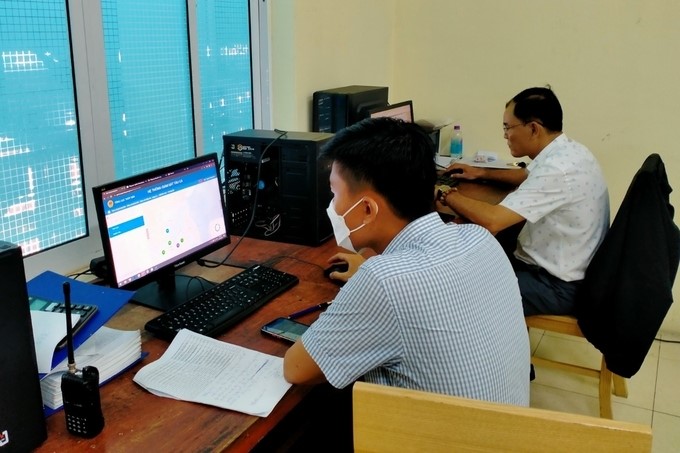 Khanh Hoa authorities use a fishing vessel monitoring system to know the ships' positions at sea. Photo: KS.