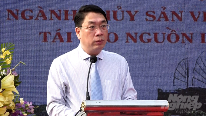 Ông Đinh Minh Hiệp, Giám đốc Sở NN-PTNT TP.HCM phát biểu khai mạc buổi lễ. Ảnh: Minh Sáng.