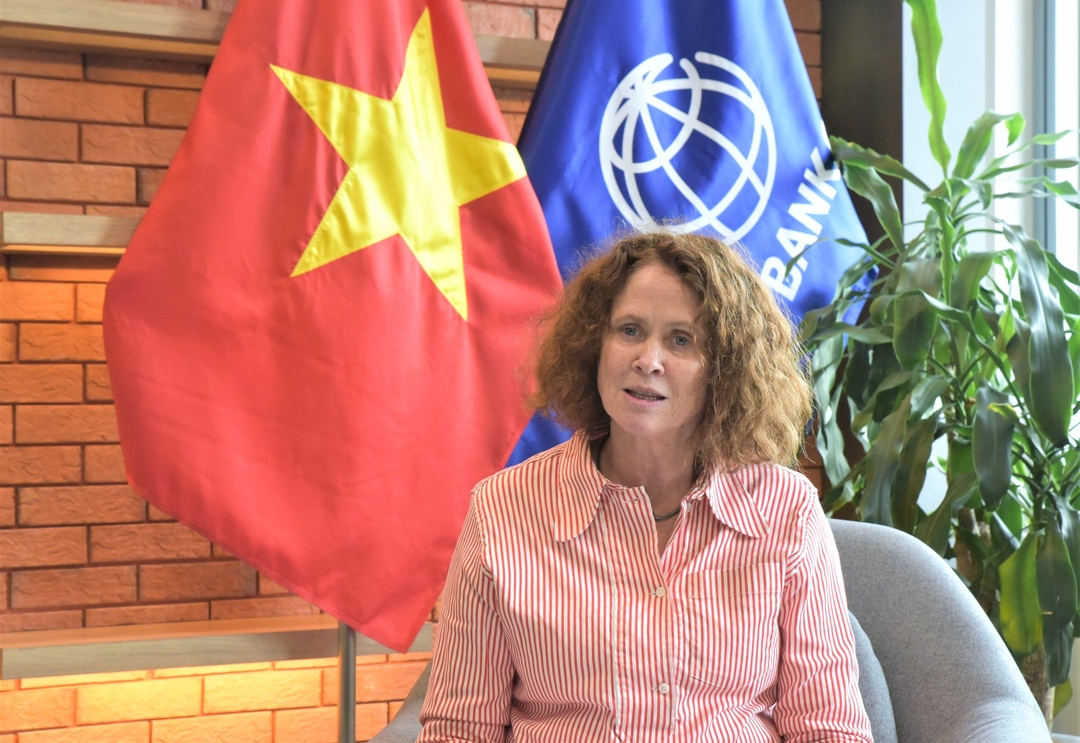 Ms. Carolyn Turk, World Bank Country Director for Vietnam talks in an interview with Vietnam Agriculture News. Photo: Pham Hieu. 
