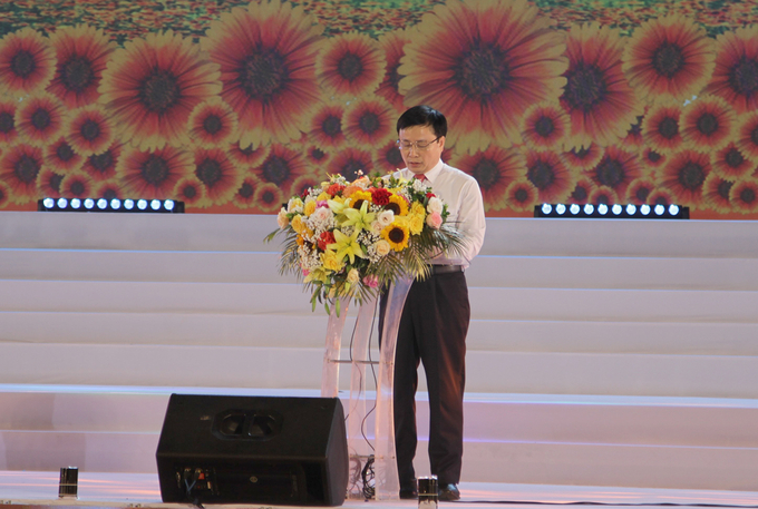 Ông Bùi Đình Long, Phó Chủ tịch UBND tỉnh Nghệ An phát biểu khai mạc chương trình. Ảnh: Ngọc Tú.