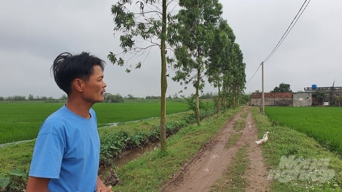 Ông Phí Văn Huy, thôn Đông Hoàng: 'Người dân rất lo lắng khi nhà máy xử lý rác được đưa về xã'. Ảnh: Thái Bình.