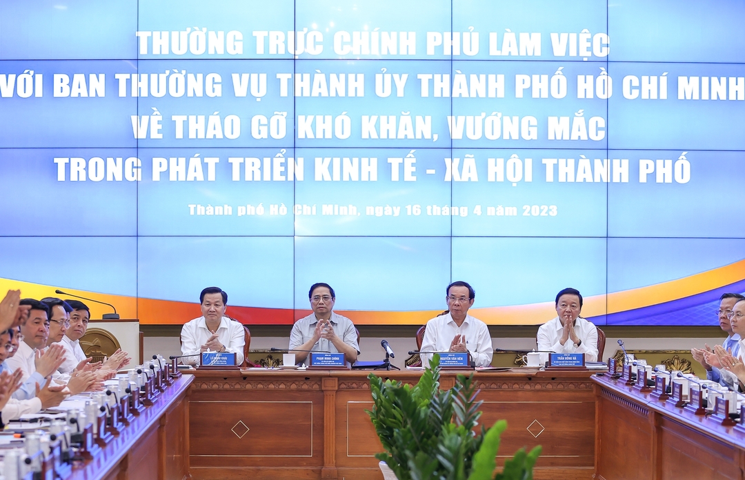 Thường trực Chính phủ làm việc với Ban Thường vụ Thành ủy TP. HCM về tháo gỡ khó khăn, vướng mắc trong phát triển kinh tế - xã hội của Thành phố. Ảnh: VGP.