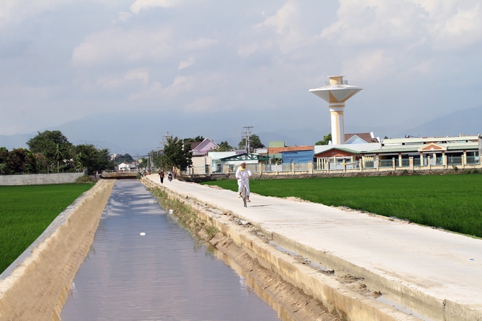 Chương trình xây dựng nông thôn mới đã giúp làng quê Ninh Thuận đổi mới từng ngày. Ảnh: M.P.