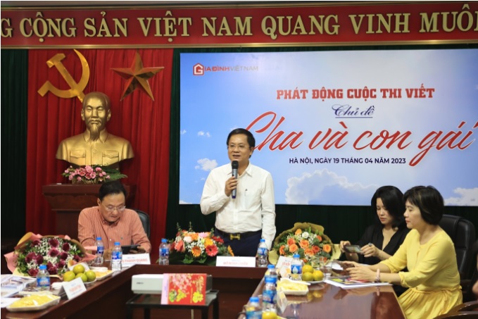 Nhà báo Hồ Minh Chiến - Tổng biên tập Tạp chí Gia đình Việt Nam, Trưởng Ban tổ chức phát biểu tại buổi lễ.