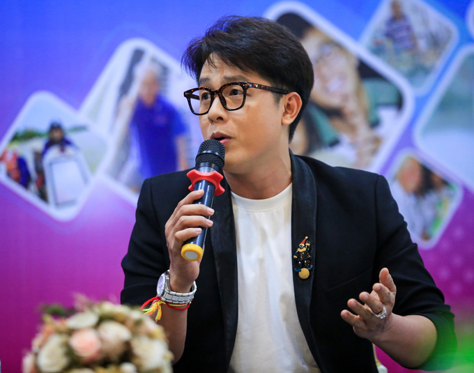 Nghệ sĩ Hòa Hiệp tham gia làm Ban giám khảo 'Trái tim yêu bàn tay ấm'.