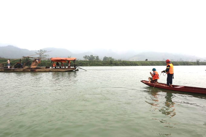 Hiện trường vụ lật thuyền trên sông Lô. Ảnh: Tư liệu.