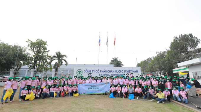 Tập thể nhân viên của C.P. Việt Nam ở Đồng Nai tham gia hưởng ứng Ngày Trái Đất.
