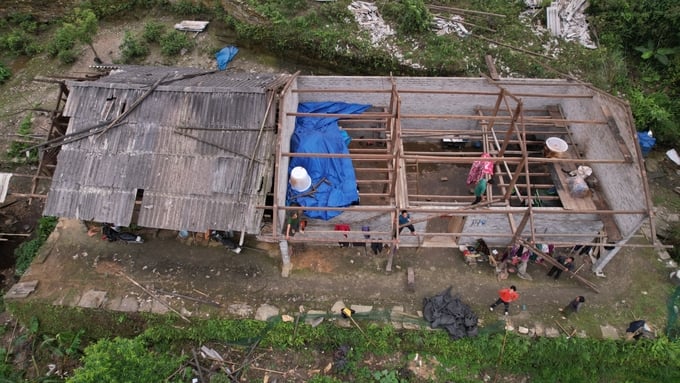 Mưa lớn đã khiến 330 ngôi nhà của các hộ dân ở Hà Giang bị hư hỏng và tốc mái. Ảnh: Xuân Phúc.