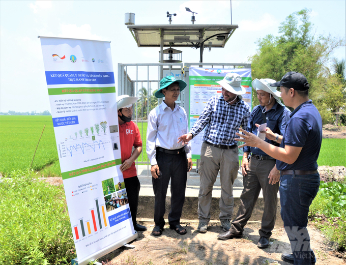 Hợp tác xã Nông nghiệp Kênh 7A (huyện Tân Hiệp) được hỗ trợ đầu tư hạ tầng, trạm quan trắc sâu rầy tự động, giúp phát triển sản xuất, nâng cao thu nhập cho xã viên. Ảnh: Trung Chánh.