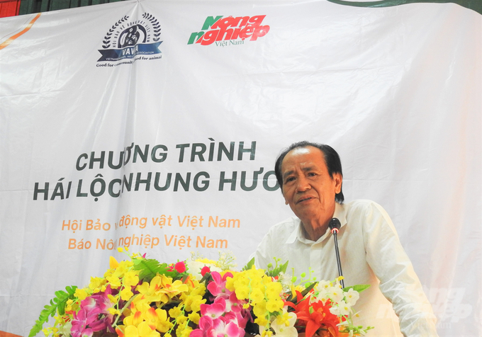 Ông Nguyễn Ngọc Mỹ, Chủ tịch Hội Bảo vệ động vật Việt Nam phát biểu tại buổi tập huấn kỹ thuật thu hoạch nhung bằng phương pháp bắn thuốc an thần. Ảnh: Thanh Nga.
