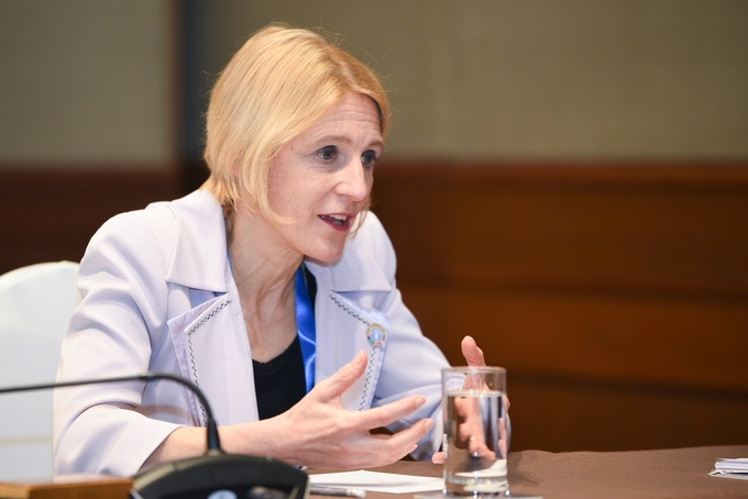 Ms. Corinna Hawkes, Director of the FAO’s Food and Food Safety System, assessed that the conference demonstrated Vietnam's role in the story of transformation towards sustainability. Photo: Tung Dinh.