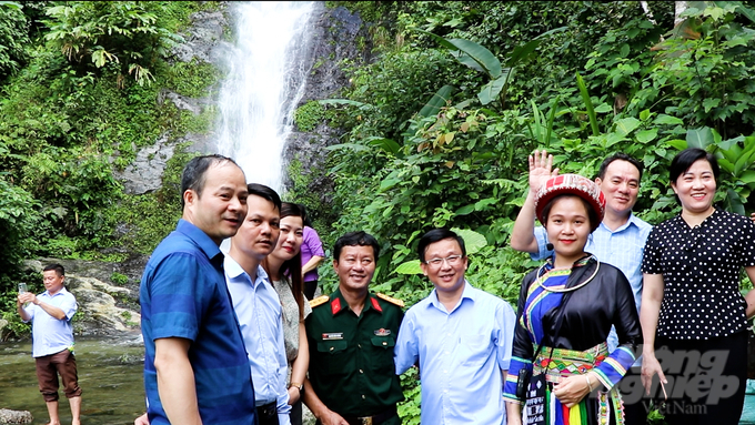 Phát triển du lịch cộng đồng, du lịch trải nghiệm góp phần tăng thu nhập cho người dân thôn Phiêng Phàng. Ảnh: Ngọc Tú. 