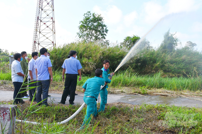 Chi cục Kiểm lâm Cà Mau và các chủ rừng duy trì lực lượng ứng trực 24/24 giờ trong những tháng cao điểm mùa khô. Ảnh: Trọng Linh.