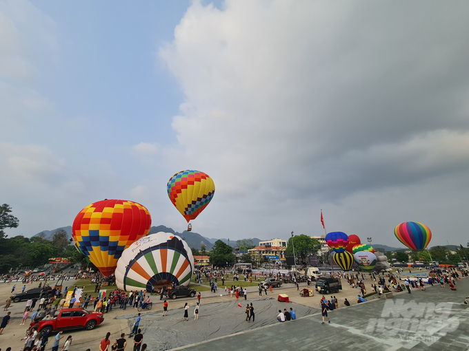 Tỉnh Tuyên Quang cũng tổ chức khai mạc năm du lịch Tuyên Quang năm 2023; khai mạc lễ hội khinh khí cầu quốc tế lần thứ II. 