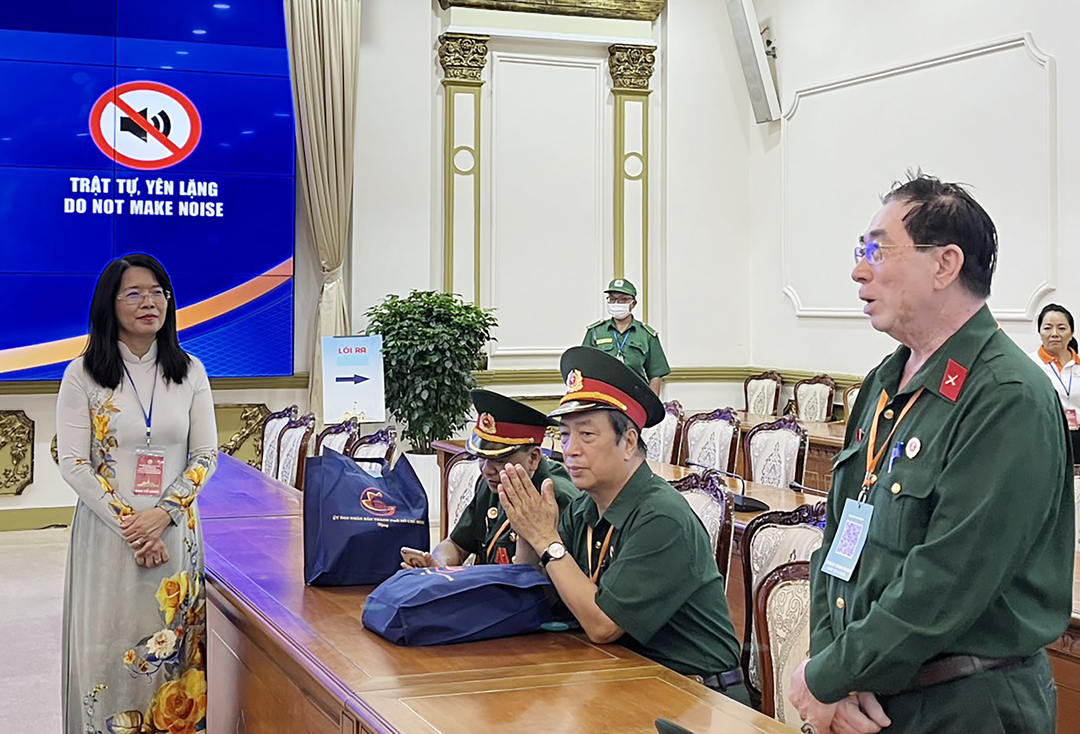 Bà Nguyễn Thị Ánh Hoa, Giám đốc Sở Du lịch TP.HCM trong buổi tiếp đoàn khách đầu tiên tại trụ sở UBND TP.HCM. Ảnh: H.T
