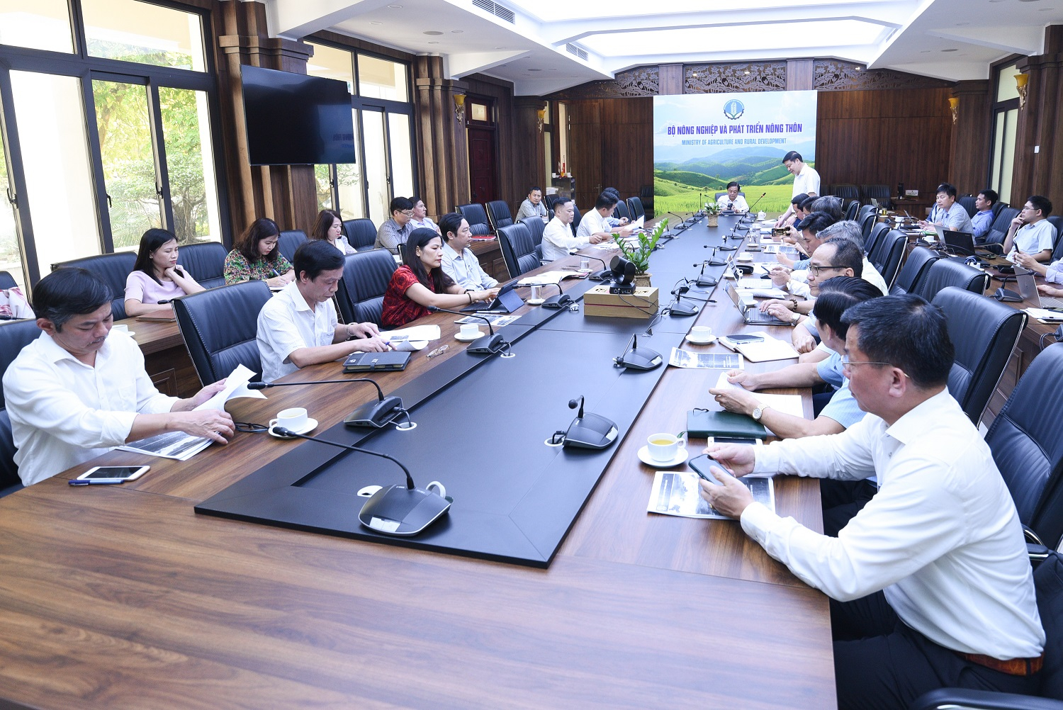The meeting to collect feedback on the 'Scheme for Developing Multi-Use Values of Forest Ecosystem'. Photo: Tung Dinh. 