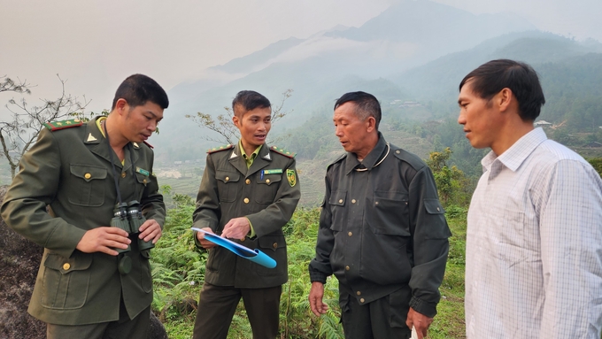 Bảo vệ rừng cộng đồng ở Séo Mý Tỷ, Dền Thàng. Ảnh: Hoàng Anh. 