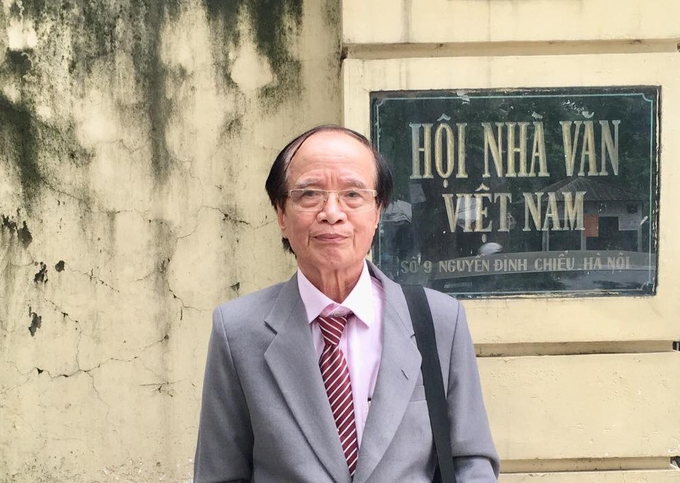 Tác giả Lê Xuân.