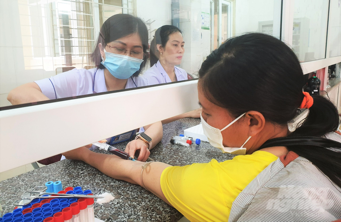 Toàn tỉnh Hà Tĩnh có 19 cơ sở y tế công lập thì hầu hết các đơn vị đều gặp chung một cảnh ngộ thiếu vật tư, hóa chất, sinh phẩm. Ảnh: Thanh Nga.