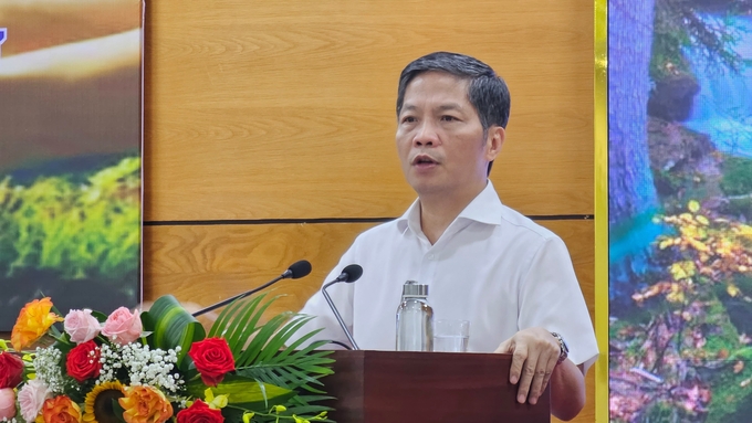 Mr. Tran Tuan Anh, Member of the Politburo, Head of the Central Economic Commission, giving a speech at the conference. Photo: Hai Dang.