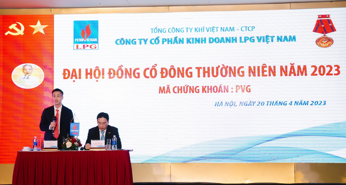 Đoàn Chủ tịch điều hành cuộc họp Đại hội đồng cổ đông thường niên PV GAS LPG - năm 2023.