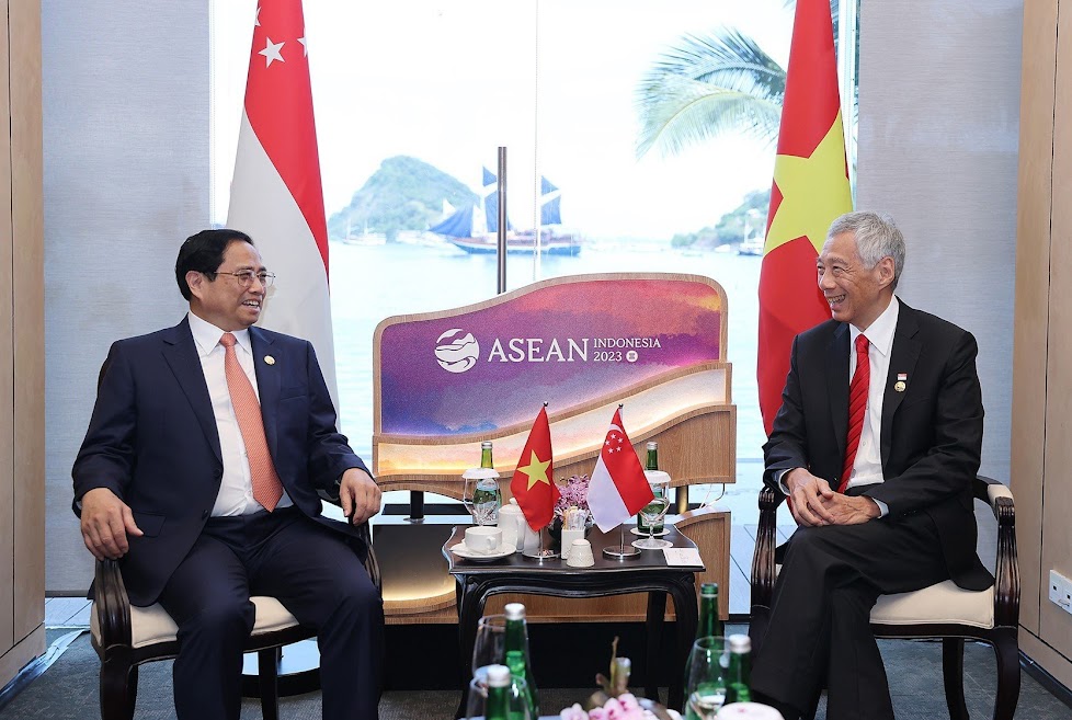 Thủ tướng Chính phủ Phạm Minh Chính đã gặp Thủ tướng Singapore Lý Hiển Long tại Indonesia. Ảnh: VGP.