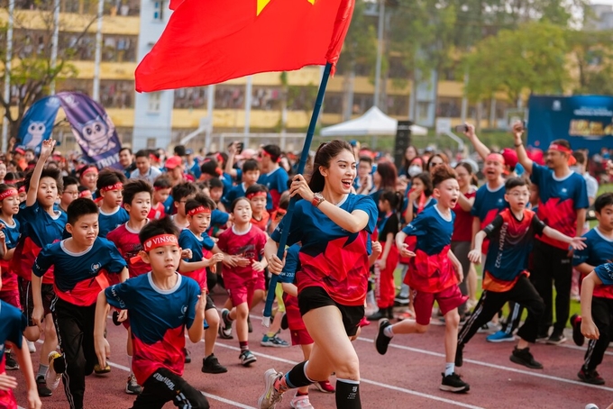 Cùng ngày, Vinschool Metropolis (Hà Nội) cũng tổ chức ngày chạy offline EDURUN 2023  tại Sân vận động trường ĐH Sư phạm. Đây còn là một giải đấu điền kinh khi các cá nhân, tập thể tham gia thi đấu để giành huy chương EDURUN 2023.