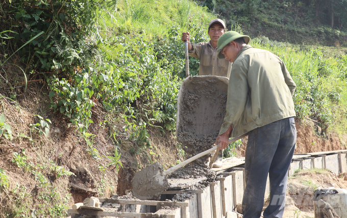Yên Bái đang đẩy nhanh tiến độ xây dựng kênh, mương đảm bảo nước phục vụ sản xuất vụ lúa hè thu năm 2023. Ảnh: Minh Phúc.
