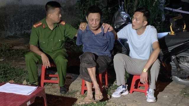Đối tượng Nguyễn Văn Minh bị khống chế sau khi gây án. Ảnh: Bạn đọc cung cấp.