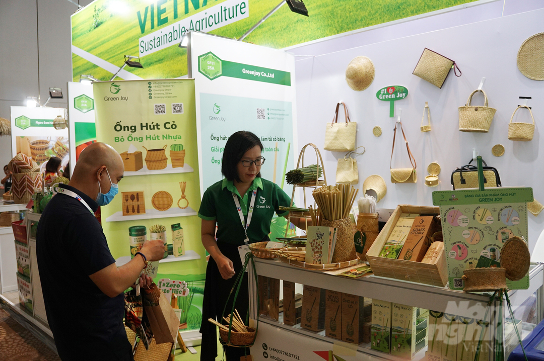 Hiện nay các doanh nghiệp Việt Nam đang dần hướng tới phát triển theo hướng xanh, bền vừng nhằm đáp ứng các tiêu chuẩn khắt khe của nhiều thị trường khó tính. Ảnh: Nguyễn Thủy.