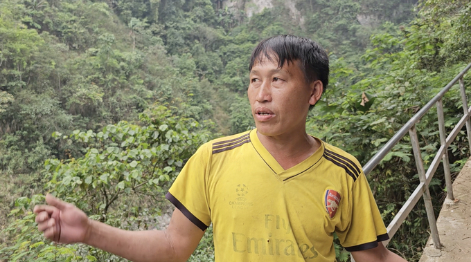 Người dân Trung Lèng Hồ (huyện Bát Xát, Lào Cai) lo lắng trước dự án thủy điện Tà Lơi 1 làm mất cơ hội làm du lịch của họ. Ảnh: Hải Đăng.