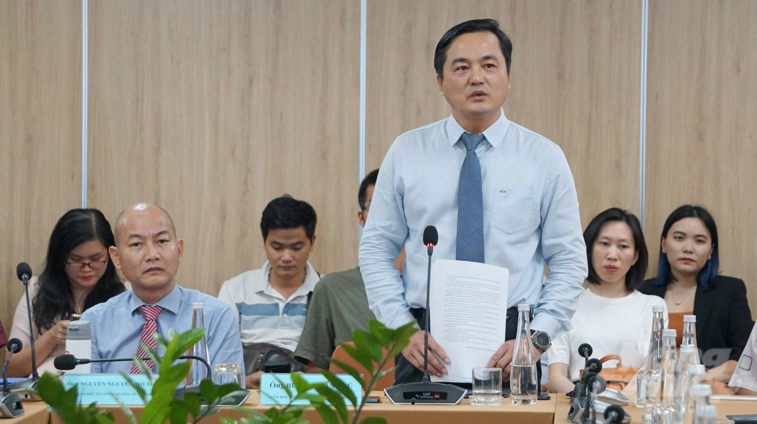 Ông Bùi Tá Hoàng Vũ, Giám đốc Sở Công thương TP.HCM chủ trì buổi họp báo chiều ngày 17/5. Ảnh: Nguyễn Thủy.