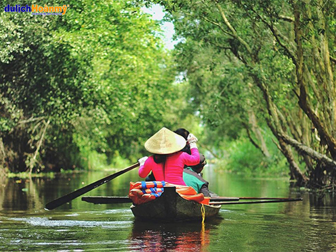 Trải nghiệm đi cù lao thăm miệt vườn ở vùng sông nước Tây Nam bộ.