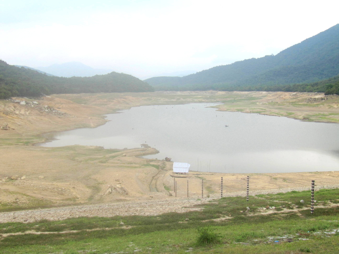 Nhiều hồ chứa nhỏ ở Bình Định có nguy có thiếu nước tưới trong vụ hè thu. Ảnh: Vũ Đình Thung.