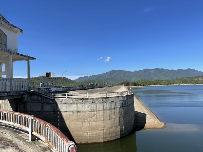 Trong vụ hè thu, Ninh Thuận sẽ cấp nước theo thứ tự ưu tiên trên cơ sở cân đối nguồn nước hiện có. Ảnh: Lê Khánh.