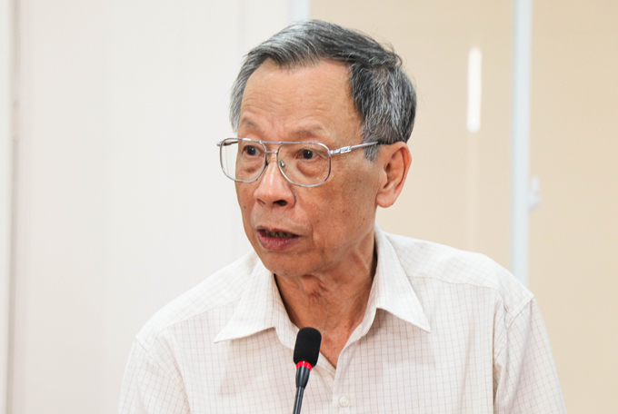 Prof. Dr. Nguyen Ke Tuan, a senior lecturer at National Economics University, said that, compared to other countries in the world, the development of science and technology has not really become a driving force for the domestic economy. Photo: Kim Anh.