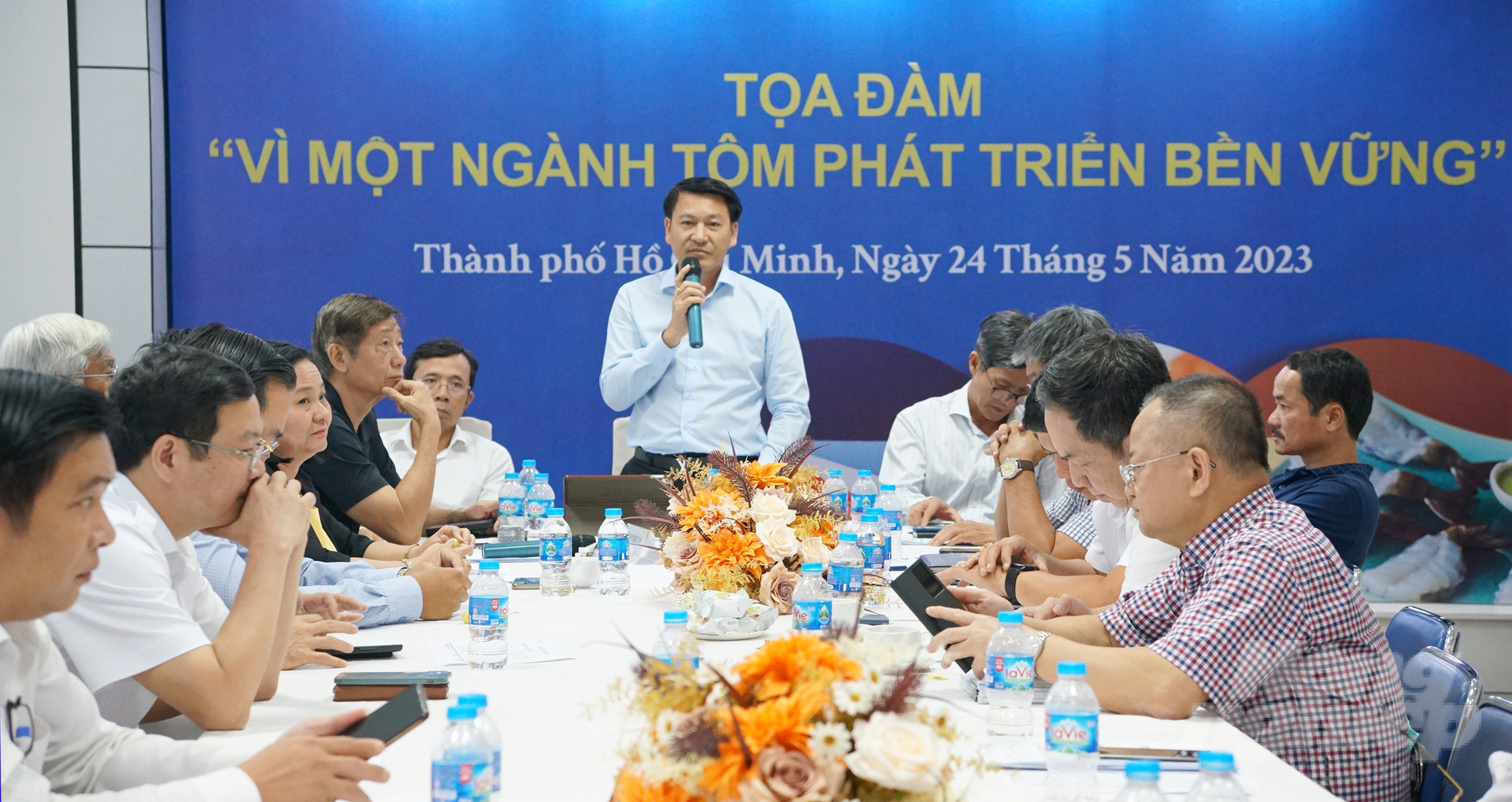 Mr. Nguyen Hoang Anh, Chairman of Binh Thuan Shrimp Seed Association cum Chairman of Nam Mien Trung Group spoke at the seminar. Photo: Nguyen Thuy.