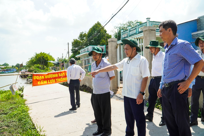 Ông Nguyễn Ngọc Hè, Phó Chủ tịch UBND TP Cần Thơ yêu cầu rà soát lại toàn bộ độ sâu lòng sông tại các điểm xảy ra sạt lở, lên các phương án khắc phục sự cố khẩn cấp. Ảnh: Kim Anh.