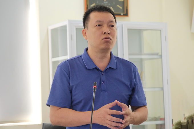 Dr. Luong Huu Thanh, Head of the Department of Environmental Biology, mentioned the difficulties in the current research work. Photo: Bao Thang.