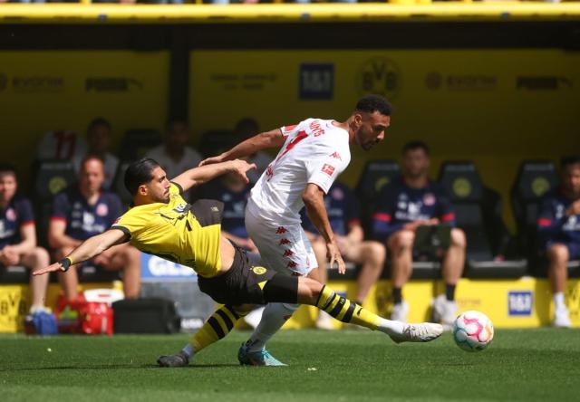 Borussia Dortmund gục ngã trước Mainz 05. 