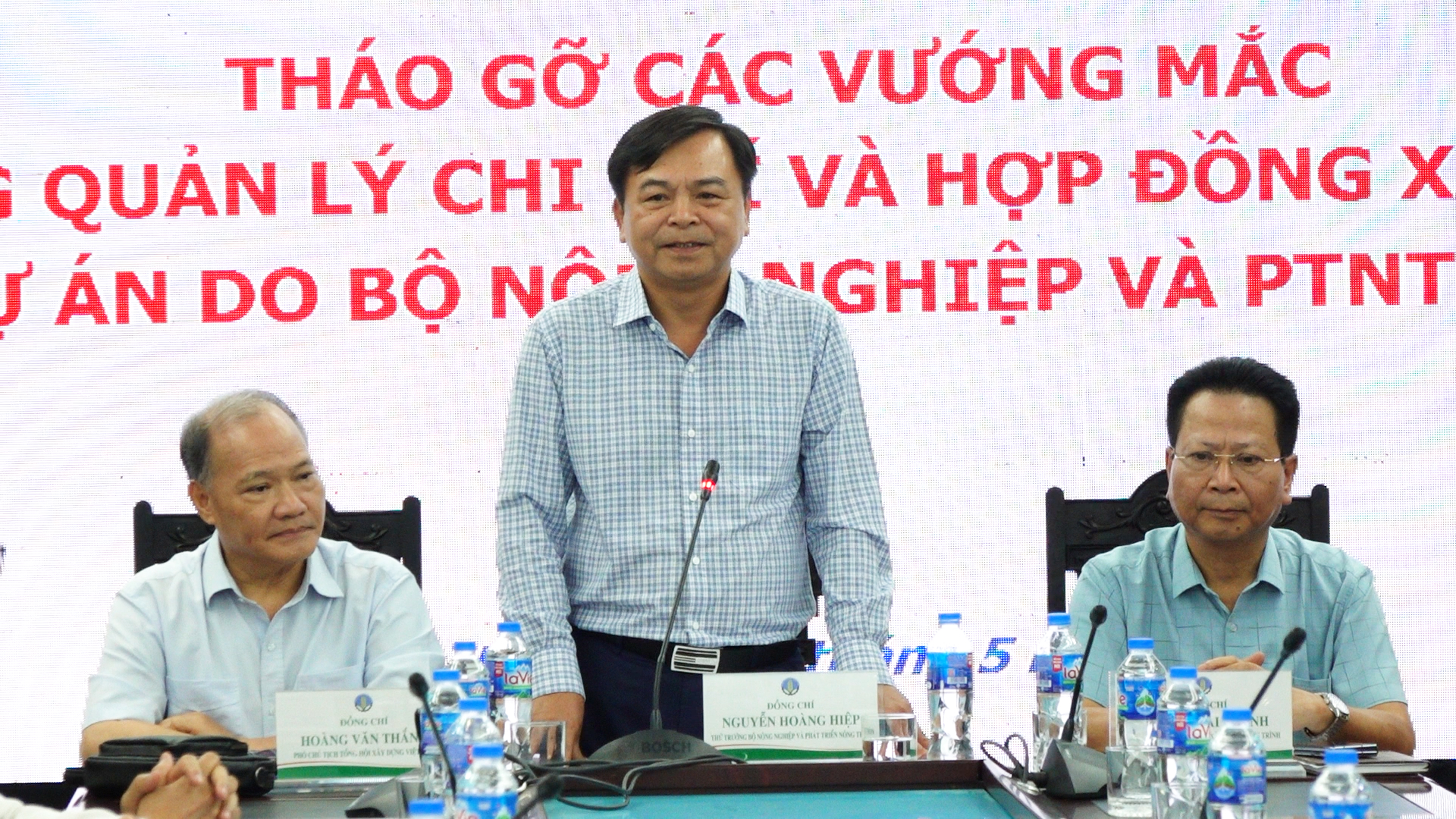 Thứ trưởng Bộ NN-PTNT Nguyễn Hoàng Hiệp phát biểu chỉ đạo tại Hội nghị. Ảnh: Quang Linh.