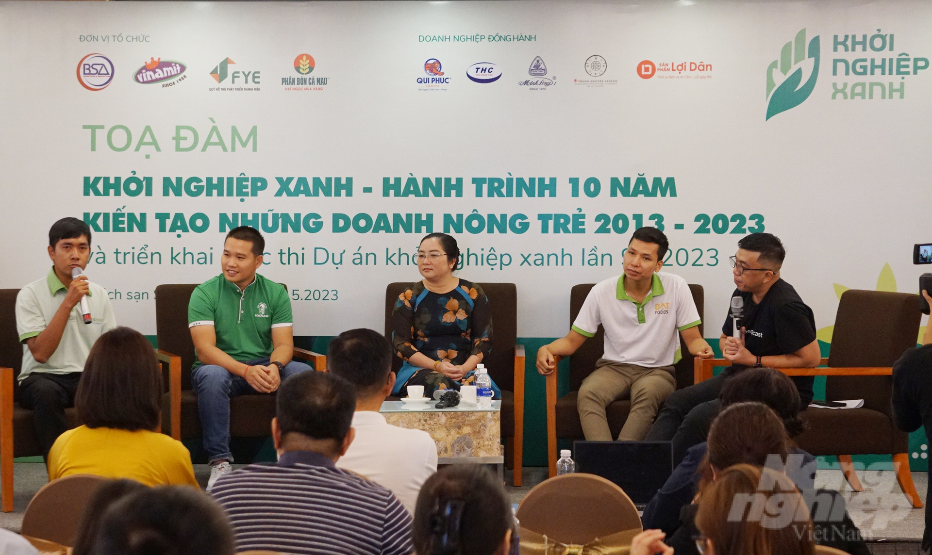 Tọa đàm 'Khởi nghiệp xanh hành trình 10 năm kiến tạo những doanh nông trẻ'. Ảnh: Nguyễn Thủy.