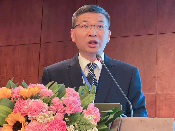 Mr. Luu Xao Tuyen, Deputy Director of Yunnan's Department of Agriculture and Rural Development, giving a speech at the forum on May 31. Photo: Cao Tran.