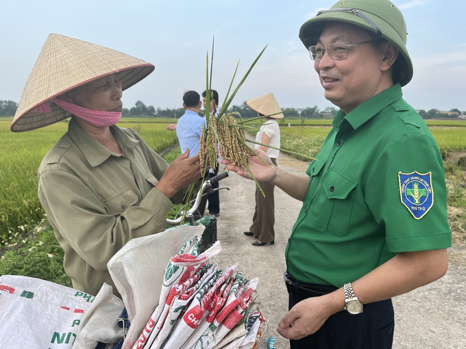 Vụ xuân 2023, Phú Thọ bước đầu thử nghiệm một số mô hình sản xuất lúa theo hướng hữu cơ làm điểm tham quan học tập, nhân rộng trong thời gian tới. Ảnh: TL.