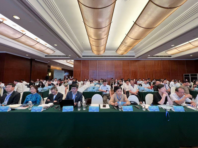 The Forum on connecting Vietnam - China Agricultural, Forestry and Fisheries trade in Yunnan has attracted hundreds of participants. Photo: Man Tue.