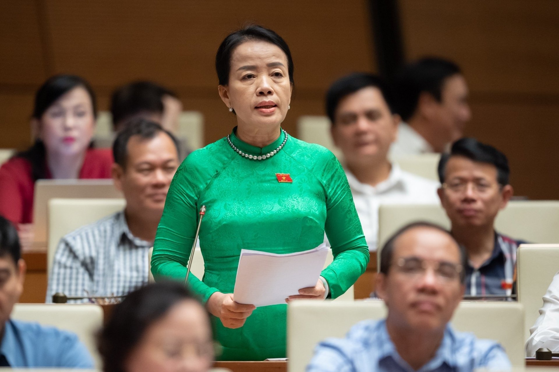 Đại biểu Nguyễn Thị Kim Thúy (Đà Nẵng) tập trung chỉ rõ các vấn đề hạn chế trong điều hành của Bộ GD-ĐT.